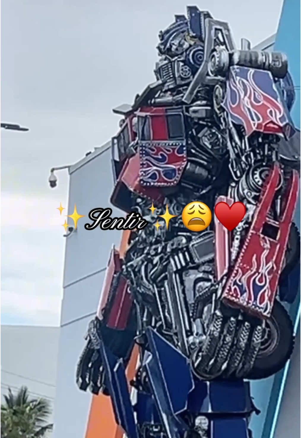 I have no explanation for this 💀 #optimusprime #optimusprimeedit #optimusprimetransformers #esquenosabesloquetumehacessentir #pordebajodelamesa #brainrot #hearmeout 