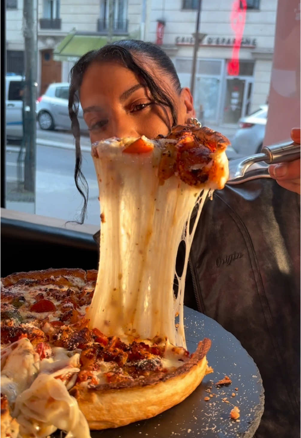 Les amateurs de fromage vous êtes où ? 🍕🤤🧀 📍58 avenue de saint ouen 75018 Paris  #deepdish #deepdishpizza #pizzalover #foodlovers #chicago #pizzatime #foyoupage #paris #foodporn 