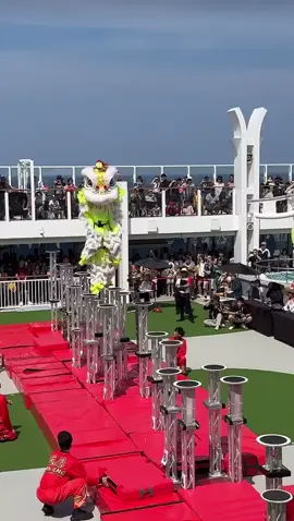 🇸🇬 2025 雲頂夢號Genting Dream Cruise  第五屆天富宮白龍王國際龍獅公開賽｜自選南獅 🏆🥇🥇🥇 泰國天鷹龍獅學院  Thailand Tian Eng  Acrobatic LionDance #马来西亚 #malaysia #malaysiatiktok #liondance #mualan #tariansinga #barongsai #醒獅 #醒狮 #舞狮 #liondancer #liondanceperformance #liondancecompetition #liondancelife #高桩 #高桩舞狮 #高桩舞狮🦁 #高桩舞狮表演 #舞狮生活 #舞狮比赛 #舞狮表演 #舞狮运动 #liondancemalaysia #liondance2025 #múalan #múalan2025 #lansurong #lansurong2025 #liondancing   #liondancedrum #liondancedruming  #barongsaitiktok #barongsai2025 #传统 #传统文化 #traditional  #台上一分钟台下十年功 #respect   #thailand #thailand🇹🇭 #thailandtiktok #thailandstyle🇹🇭 #thailandtiktok🇹🇭 #泰国 #liondancethailand #thailandliondance #天鹰 #tianengdragonandliondance #tianeng #singapore #singaporetiktok #singaporetiktokers🇸🇬 #新加坡 #singaporeliondance #liondancesingapore 