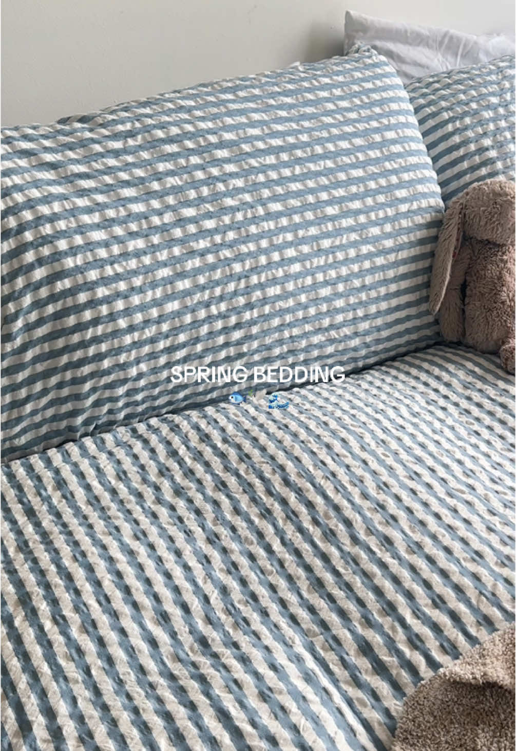 I am so obsessed it’s so pretty!!  #spring #springbedding #bedding #refresh #beddingrefresh #linen #cozy #coastalbedding #coastalgranddaughter #fy #aesthetic #pinterest 