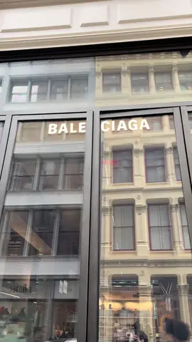 Balenciaga Store 💸 #balenciaga #fashion #designer 