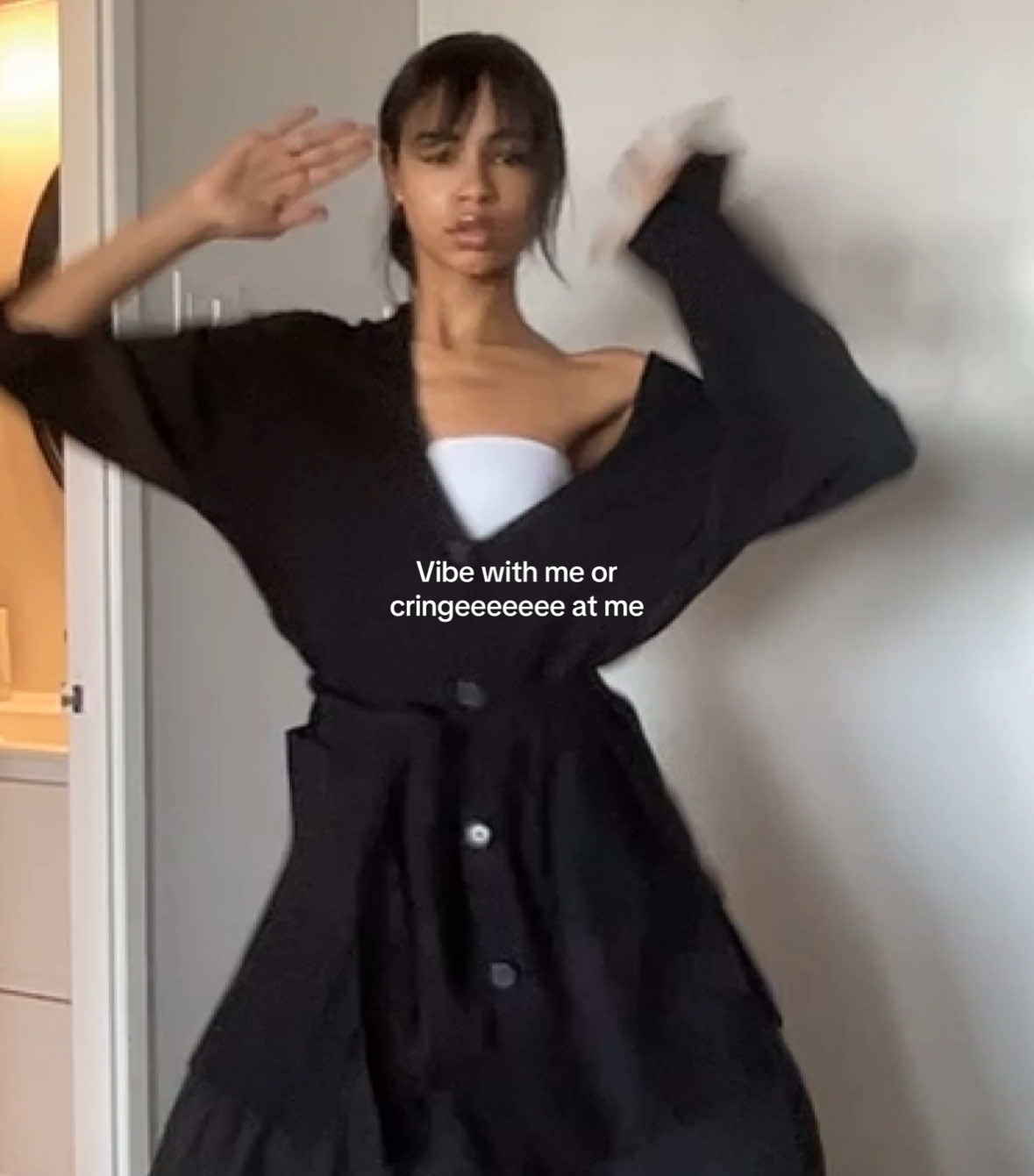 Vibe with me or cringe at me - V.1  Contents of video: Get it girl - Just dance - Get groovy. #groovy - #letloose - #professionaldancer 
