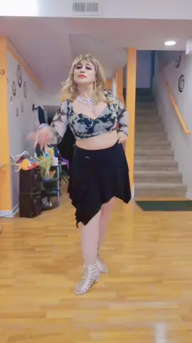 It's time to dance and have fun 😂. #omahadanceinstructor #dancer #dancer #dance #ballroomdance #goviral #vibing #bodypositivity #bailestiktok #bailando #popdance #popdancechallenge #vibing #viraltiktok #dansetiktok #dansechallenge #danse #baileschingones #baileviral 