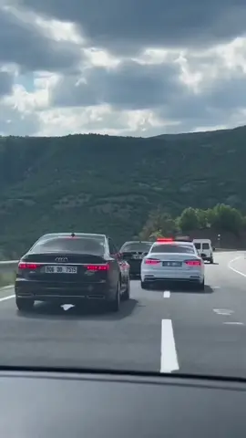 #makam #tc #çakar #a6 #ccc #sclass #fyp #passat #akp #a8l #vito #cb #superb #konvoy #ankara #maybach #db #mhp #s400 #megane 