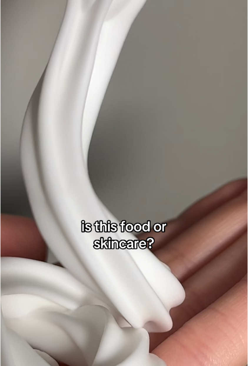 Did you guess correctly 😏 this is so satisfying!! @sundaebody this smells so good and is honestly so much fun to play around with lol #fyp #fypシ゚viral #food #whippedcream #skincare #icecream #sundaebody #skincareproducts 