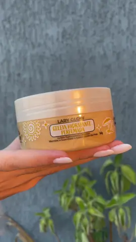 Geleia hidratante perfumada da @misslaryoficial #geleiahidratante #geleiailuminadora #skincare #hidratantecorporal #melhorhidratante #melhorgeleiadomundo #geleiailuminadora 