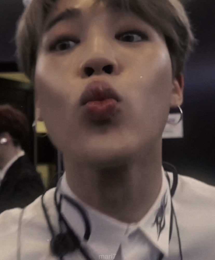 como é possível eu sentir saudade de alguém que eu nunca conheci?! 😭 | #jimin #jiminedit #bts #bangtanmari 
