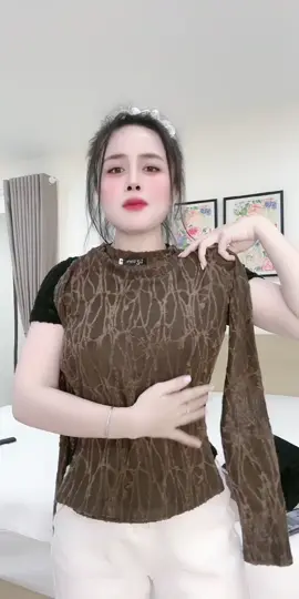 một chiếc áo t,ôn d,áng mà  hơi bị xứccc sắccc nhó , cho nàng nào có guuu ăn mặt sang trọng thì chốt lẹ ạ😍