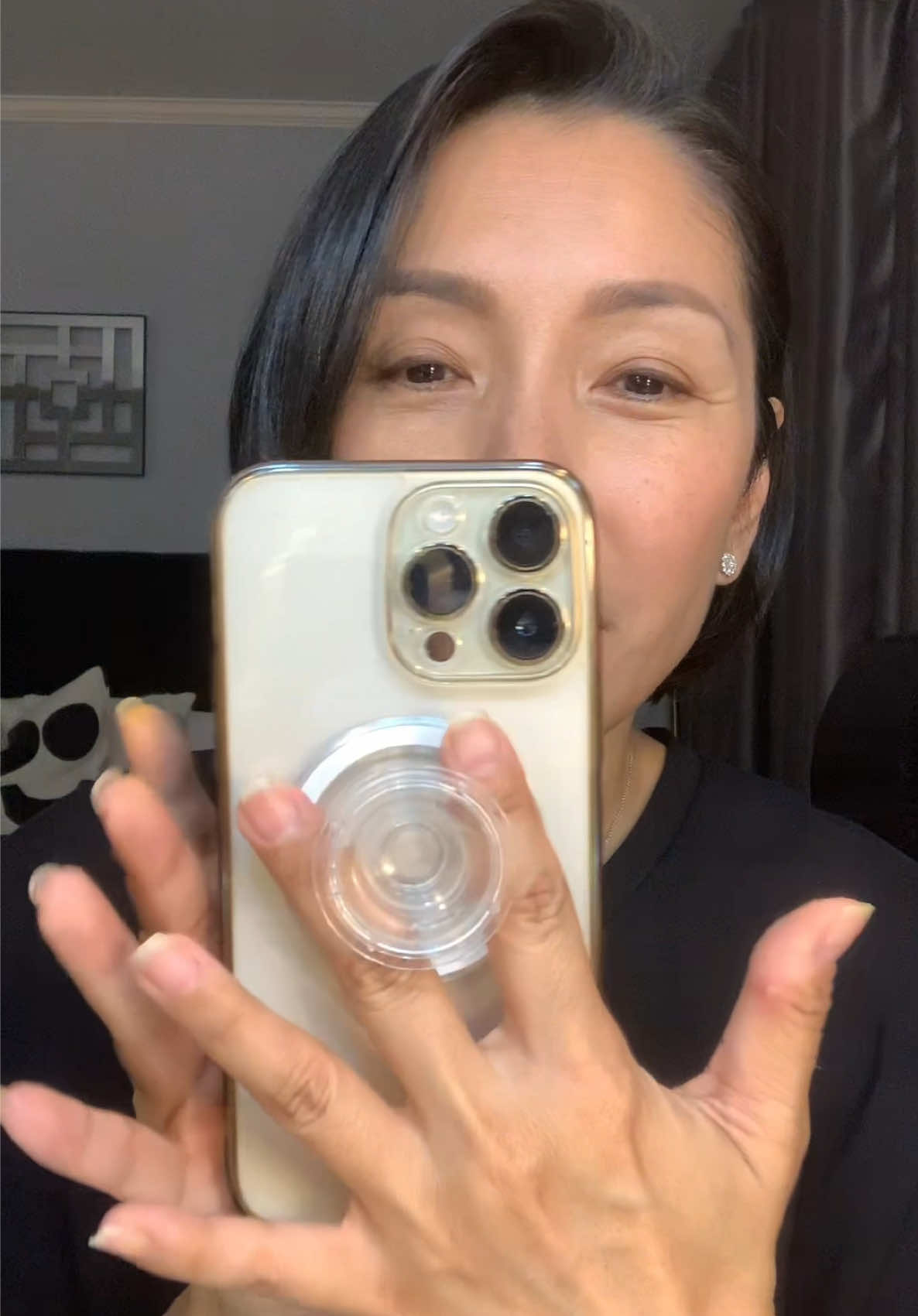 For P100+ only?! 😍 Love this phone holder. Super strong magnet as you can see. #phonegrip #magsafephoneholder #phoneholder 