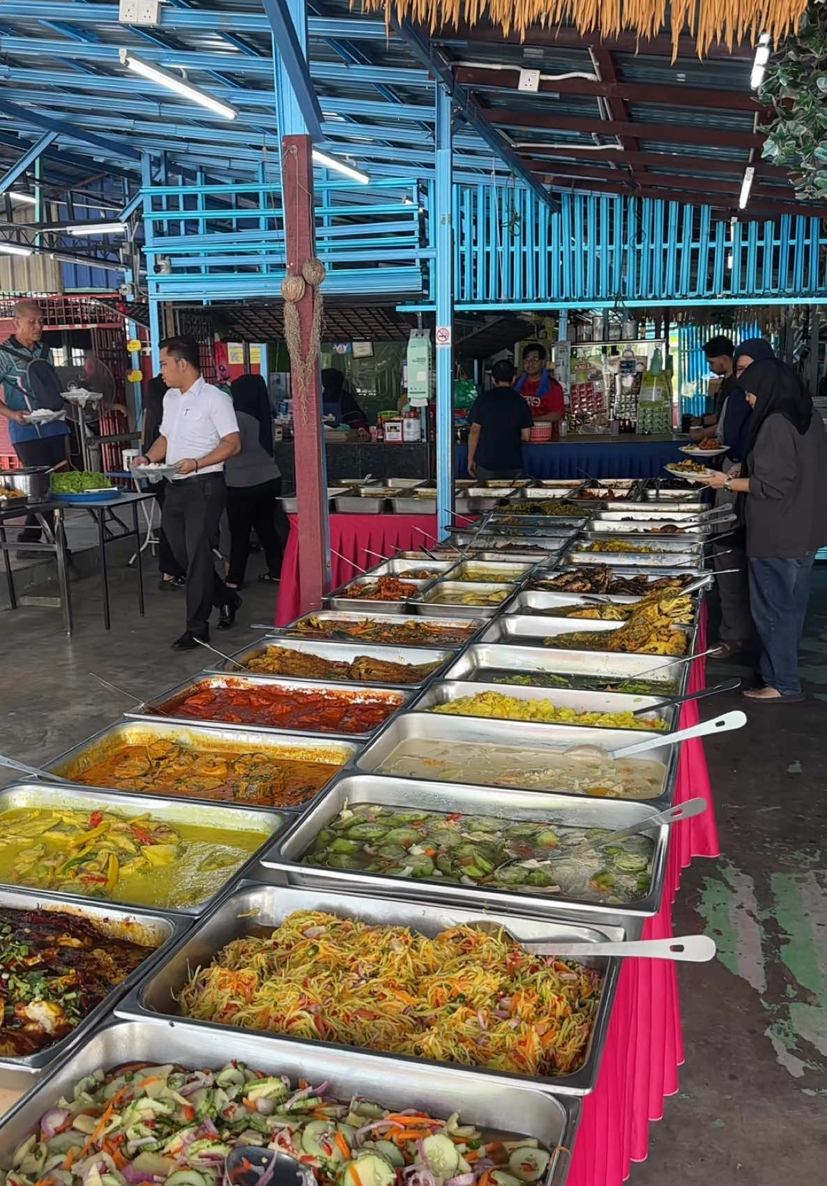 Hari ni Kedai ada operasi macam biasa ##foodmalaysia##nasicampur##masakankampung