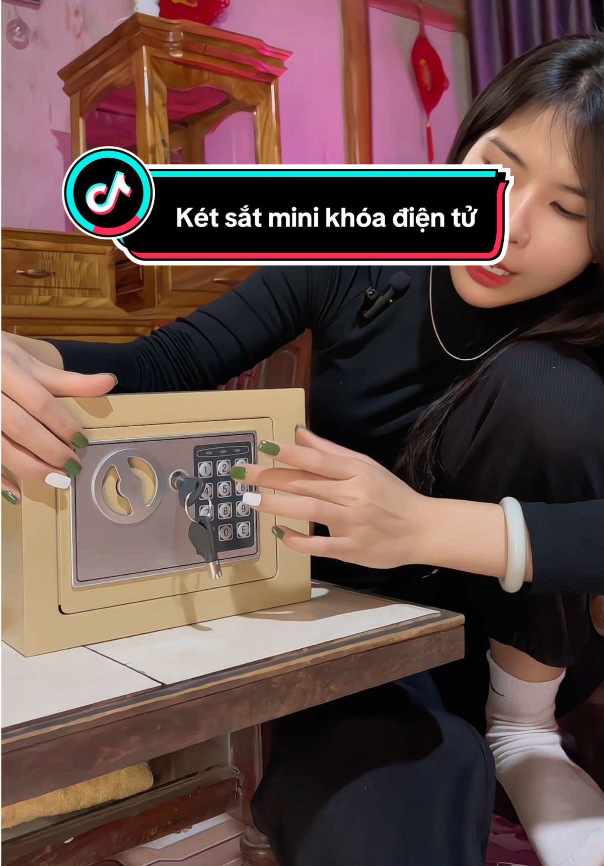 Két Sắt khóa điện tử , hai lớp khóa bảo mật  an toàn cất giữ tiền bạc trong này #kets#ketsats#ketsatminis#ketsatdientuminis#ketsatthongminhu#xuhuongn#huongbinhthuongt#tiktokreview