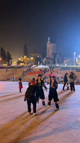 Những điệu nhẩy các bạn hmong sapa ngày cuối tuần #moingayosapa #dulichichsapa #xuhuongtiktok #tiktokviral #sapa #taybac #chotinhsapa #trending #typ 