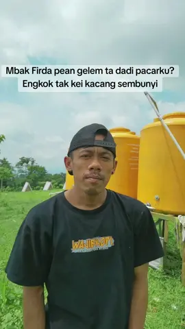 Mbak Firda pean gelem ta dadi pacarku? Engkok tak kei kacang sembunyi