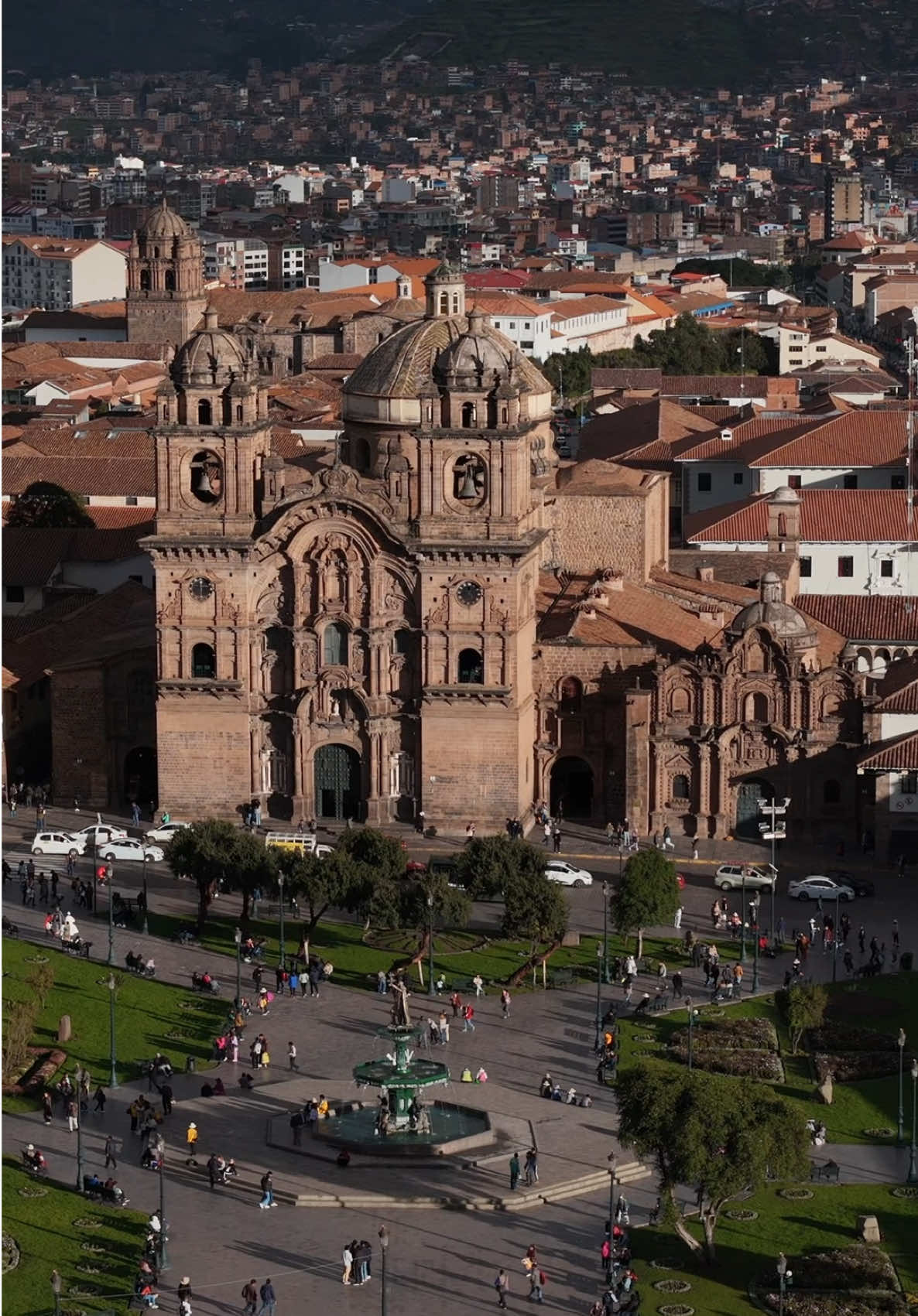 Plaza de Armas, Cusco 🇵🇪📍#peru #cusco #drone #dronevideo #travel #view 