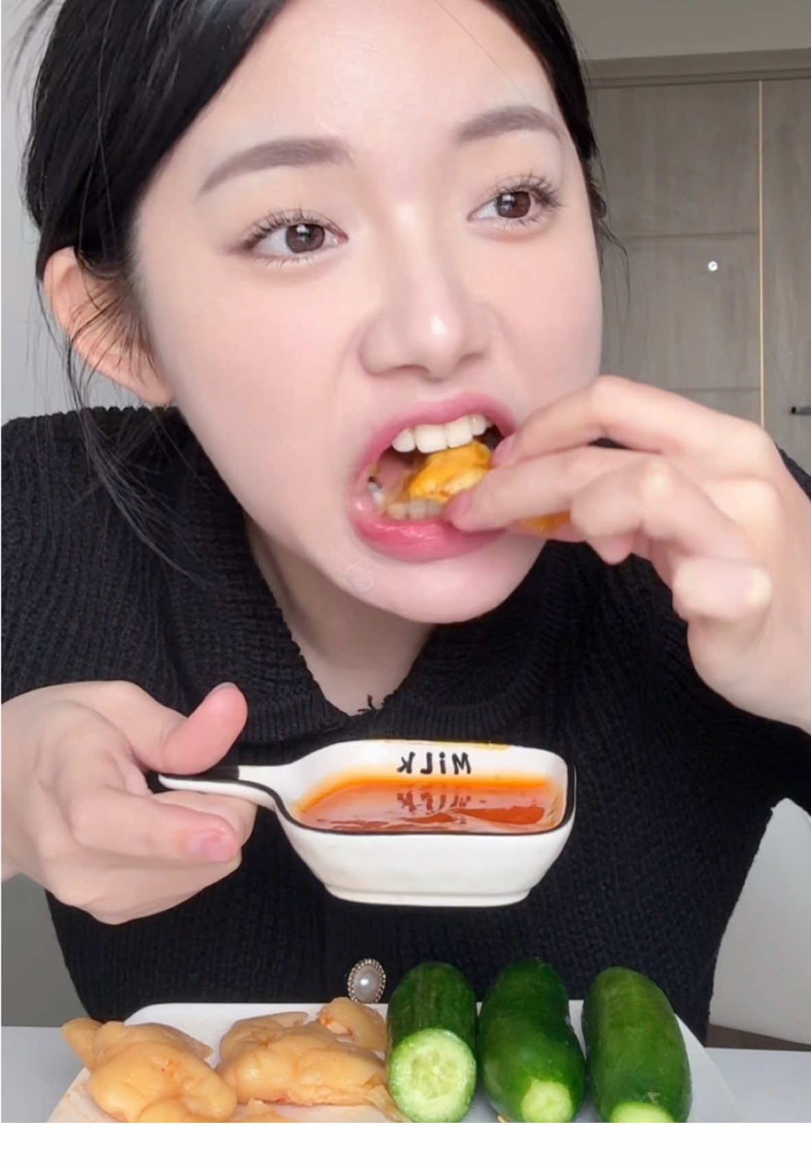 Đừng nói là không thèm ikkk. Mukbang chân gà bà Tuyết🤤🥒
