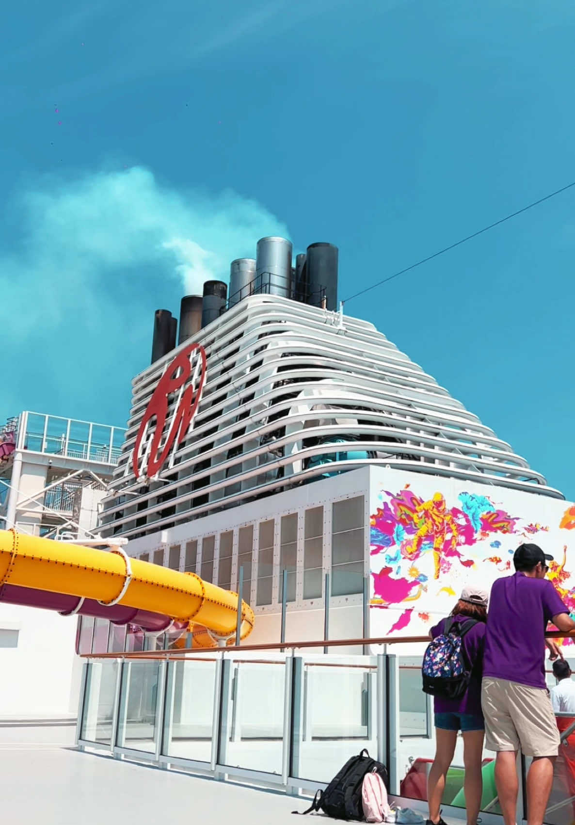 Raya 2025 on a cruise with the whole fam 🚢! What an unforgettable experience!  🇸🇬 > 🇹🇭 #gentingdreamcruise #raya2025 