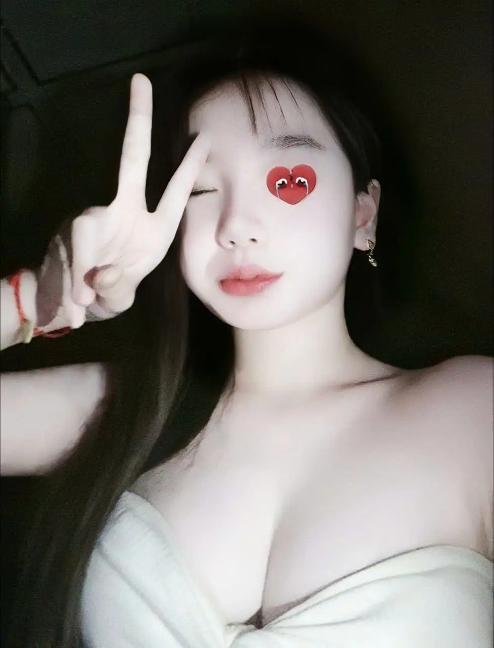 anh có bị tổn thương đâu mà anh có cái cảm xúc đấy...