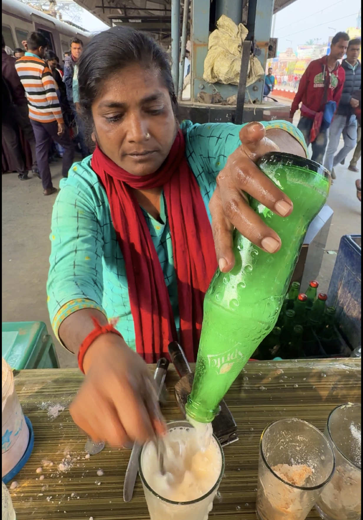 Angry Aunty Sells Fresh Nuclear Soda 🔍 Business name  Nuclear Soda  📍Address  Baruipur, India 💵 Price  15 Rupee/$ 0.17 USD #india #streetfood #viral 
