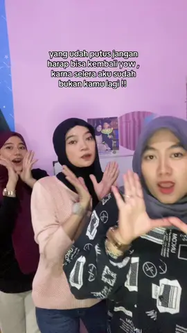 bukan kamu tapi diaa sekarang @buaya betina @D'Roses Olshop Bandung #astigeboy #dance #imsorrygoodbye #imsorry 