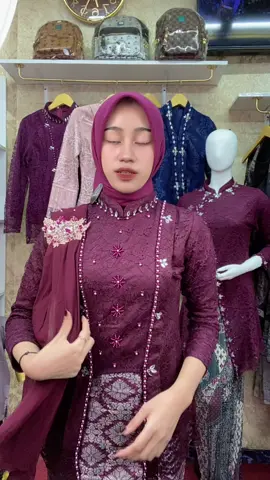 Bentar lagi wisuda nihhh, gass di cekout jangan sampe kehabisan🥰 #kebayawisuda #kebayamodern #kebayalamaran #joinlivestreaming #ajckebaya 