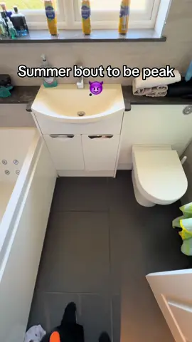 Who you splashin first?😈 #watergun #fun #Summer #toys #waterfight 