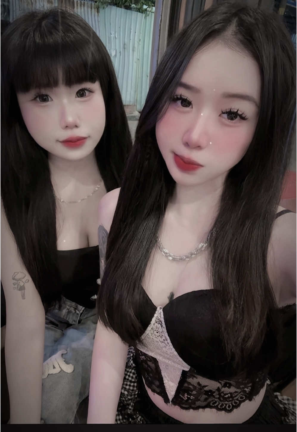 tụi m cũng chỉ là tôm tép 😉 