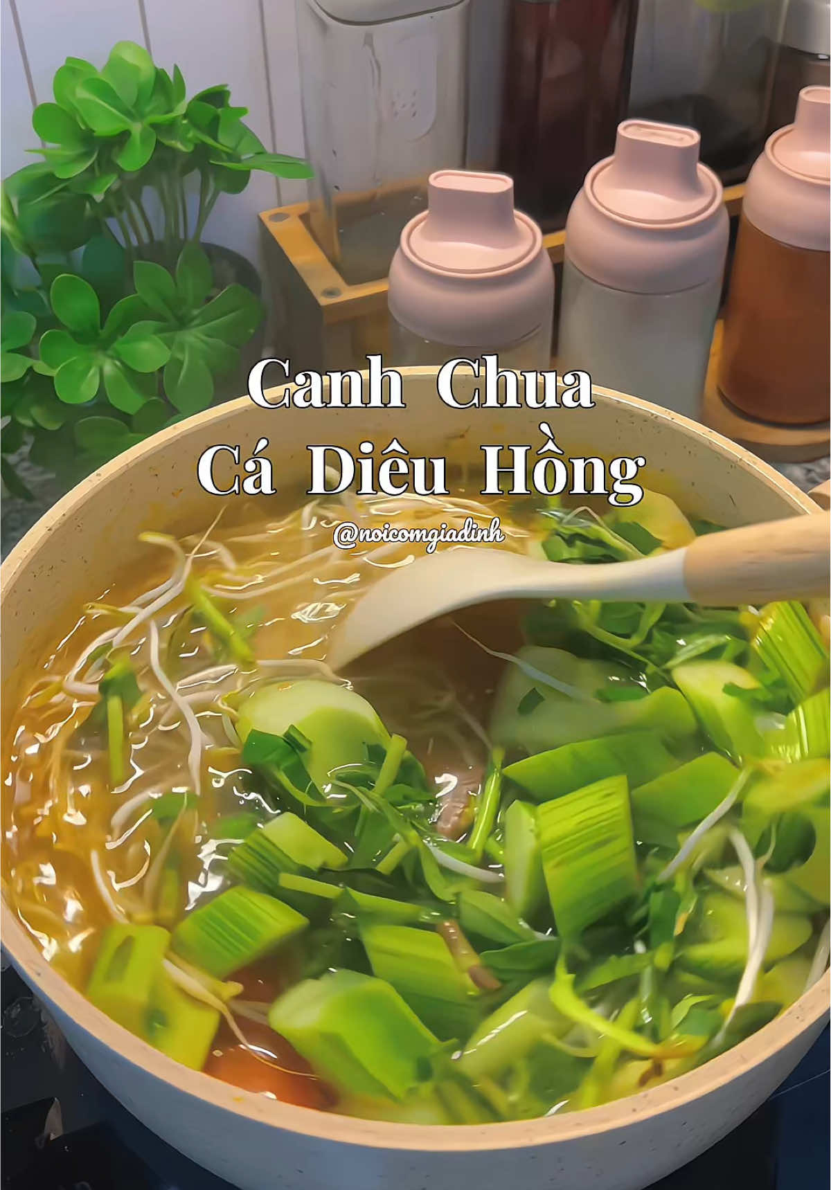 Trời này có nồi Canh Chua Cá Diu Hồng là hết bài nhá 😋😋😋 #homnayangi #monngonmoingay #canhchuacadieuhong #canhchua #noicomgiadinh #nauancungtiktok #comnha 