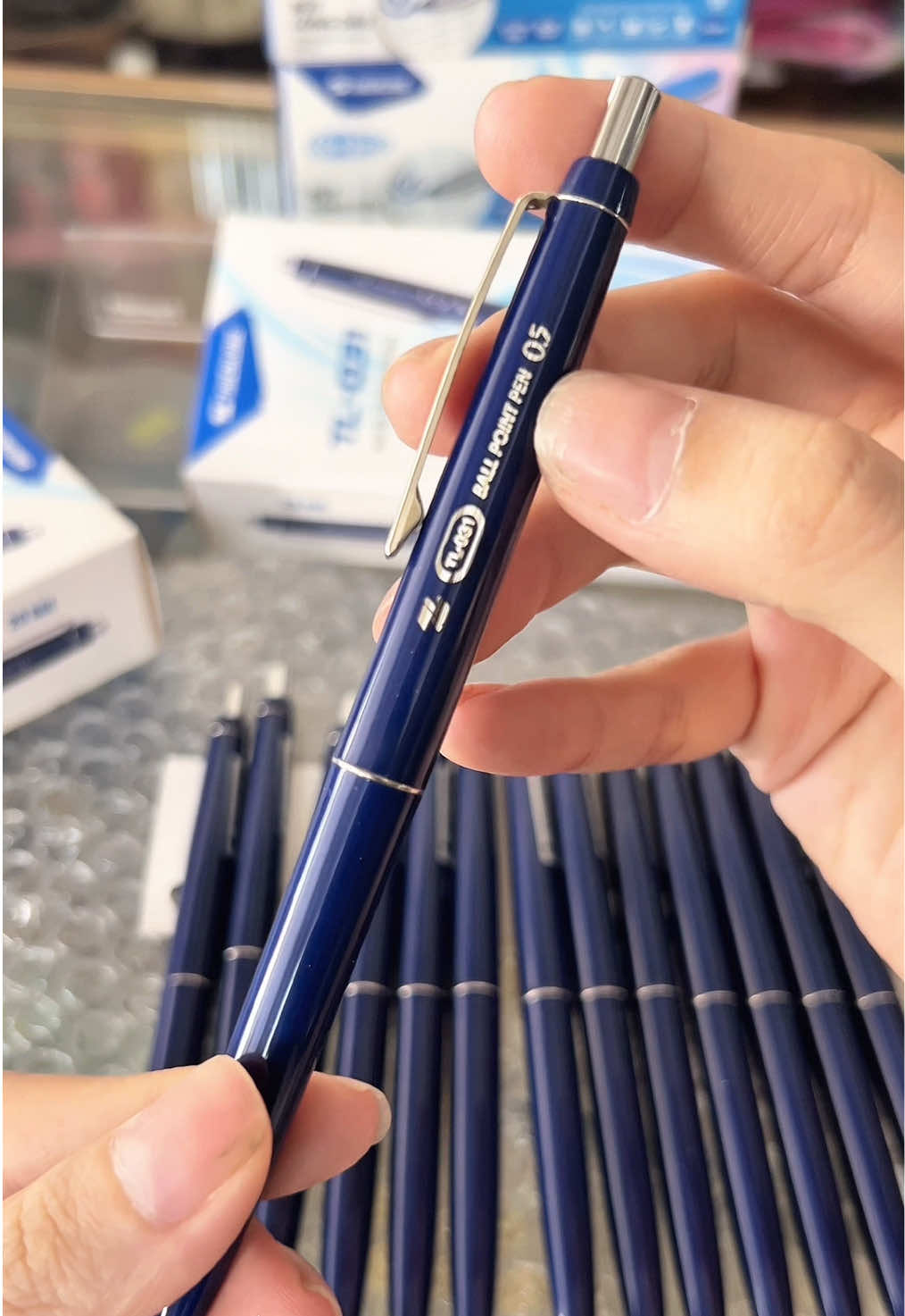 Bút bi Thiên Long TL-031 ngòi 0.5mm nét viết êm trơn 🌿 #butbithienlong #vanphong #học_sinh #butbi #giaovien #fyp #foryou #xhtiktok 🌿