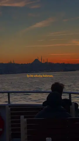 Dostuna, arkadaşına gönder.. 🤍 . . . . . . . . . . #dost #arkadaş #istanbul #friends #söz #alıntı #kesfet #sunset #iyiki #insan #dünya #motivasyon #friendship