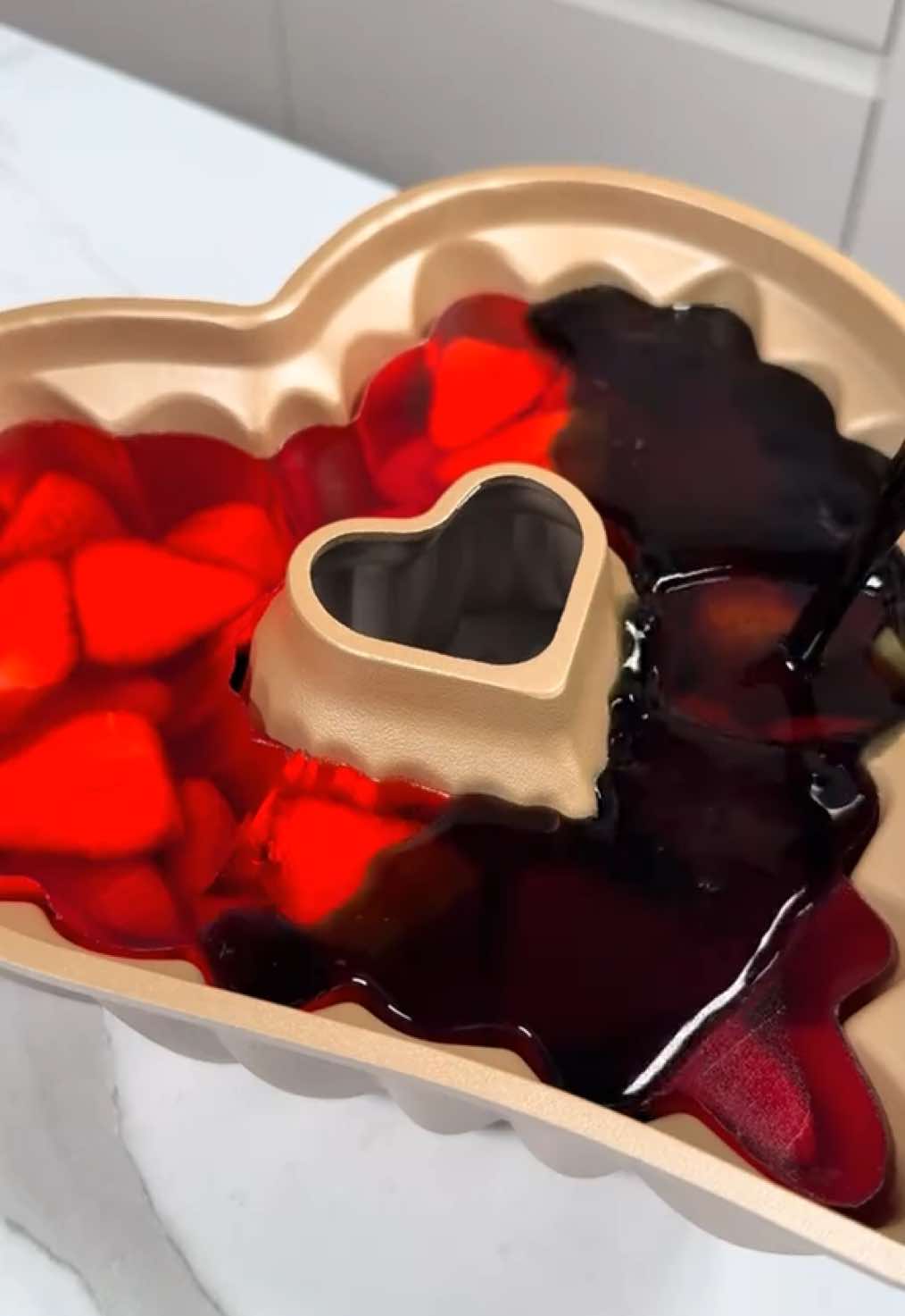 black jelly vibe 🖤❤️🖤