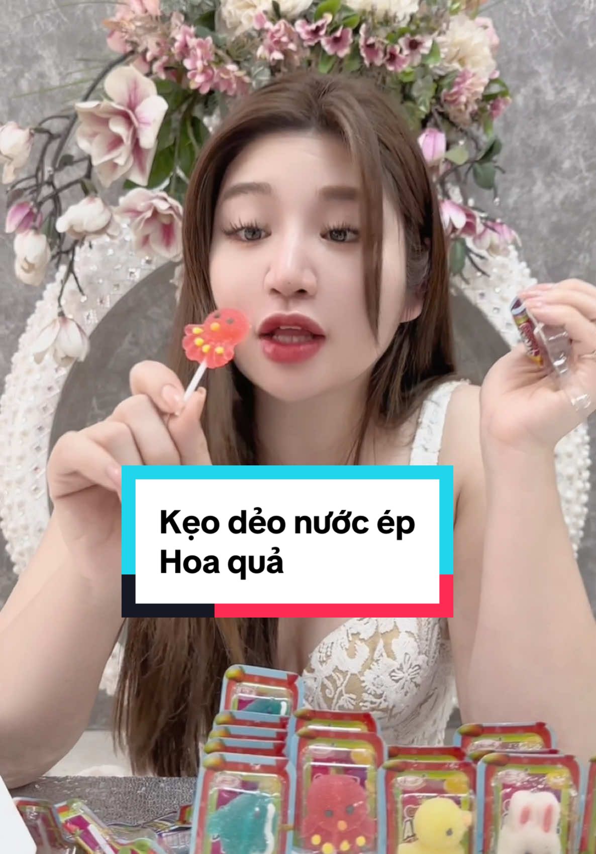 Kẹo này các bé nhà Yến thích lắm mọi người #yenrubie #yenrubiereview #keodeotraicay #keodeo #swoot #jinwang #keodeo #reviewfood #keomut #tiktokshop #sansaletiktok 