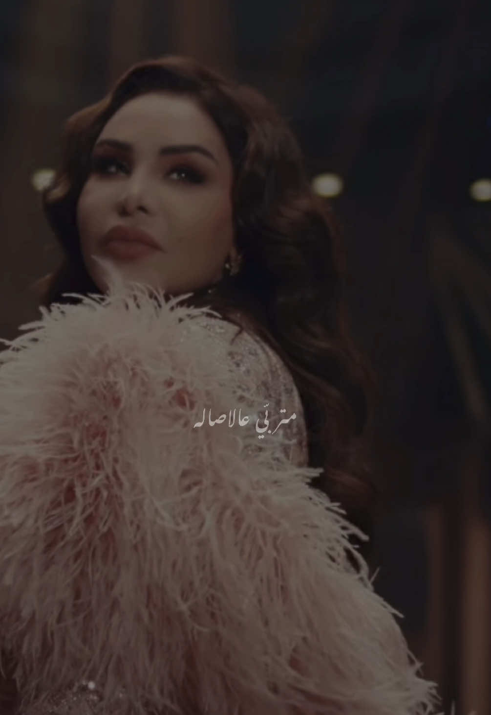 يمشي في مشيه رشاقه.. #احلام #مثير 