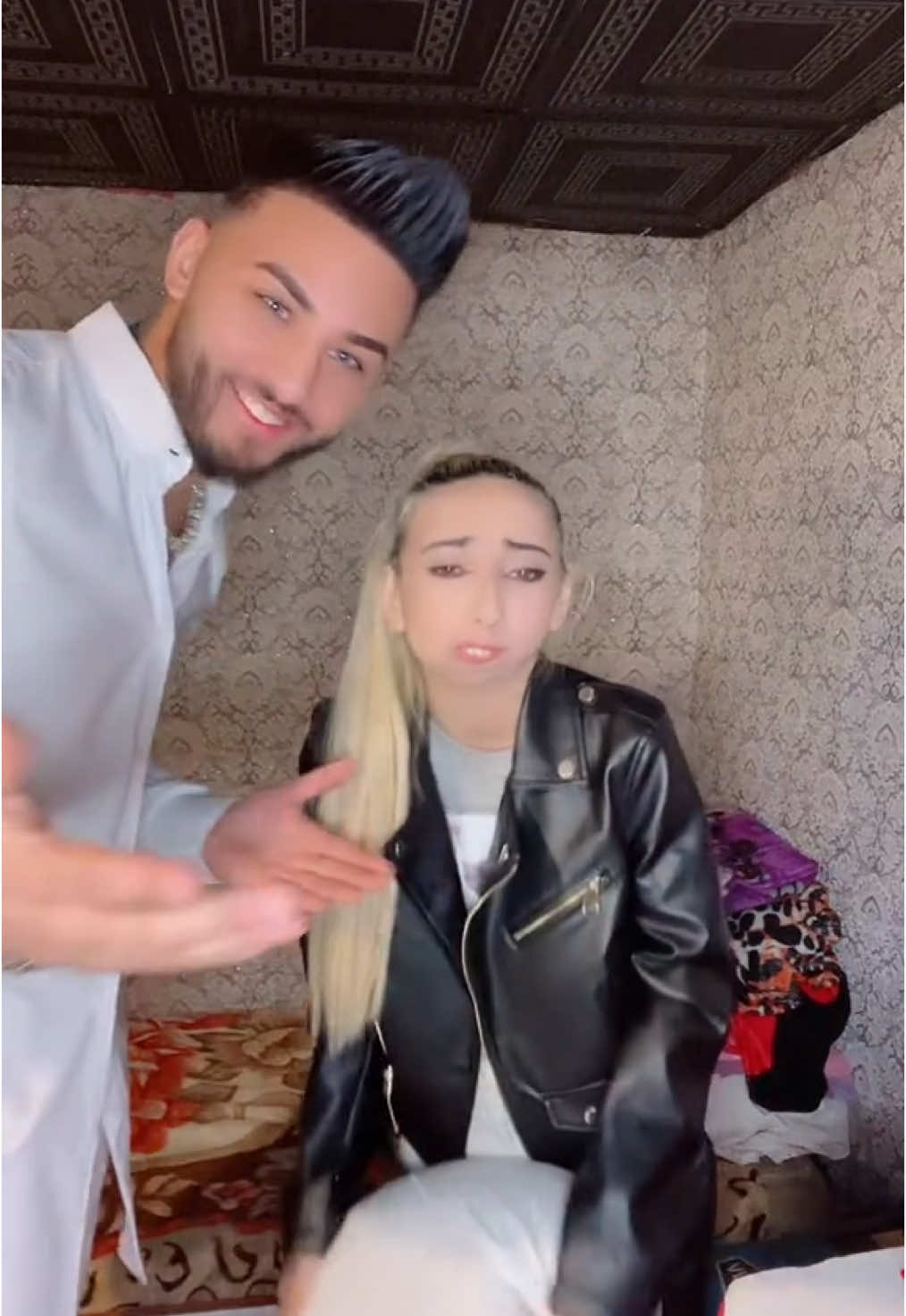 Postăm clip uri virale ?