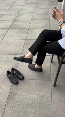 GH -02 phiên bản giày mọi hè mới nhất đến từ nhà giày đẹp sang trong thanh lịch đem lại cho anh em sự thoải mái khi đi #mùahè #dibien #giayda #giaynam #gdshop 