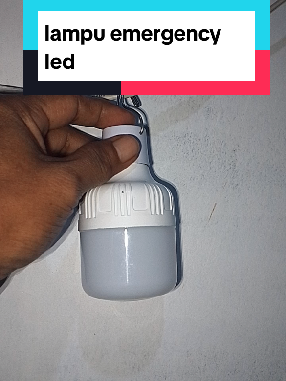 lampu LED emergency bohlam yang bisa di chas dan kuat banget #lampu #lampuled#lampuemergencyviral #lampuledemergency  #lampuemergency #lampubohlamled #syahril0 