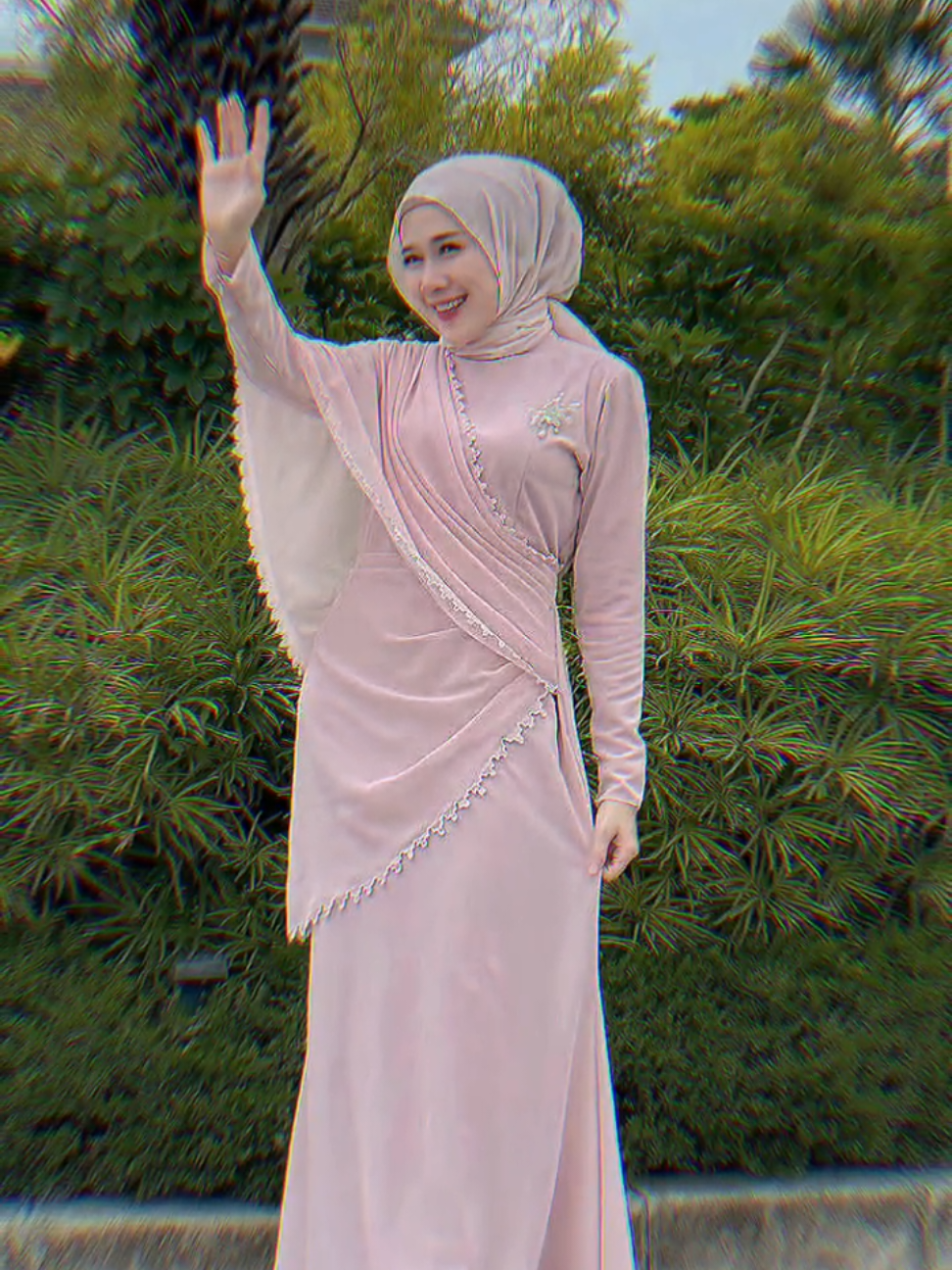 Dress Melayu inii emg bkin ga bsa move on gengss ‼️ cuttinganyaa cute dan simple bgt tpi gak norakk samaa sekali dong yaa 🤩 cocok buat yg ga suka neko² tpi ttp stay calm 😍 😍  #ootdfashion #outfitideas #OOTD #ootdhijab #outfit #CapCut 