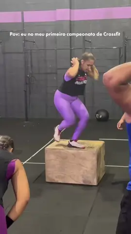 Por um descuido quando fui me deparar, já estava no chão 🤣🤣 #crossfit #quedanocroosfit #estoubem 