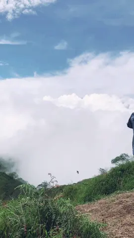 siapa yg kalo galau suka naik gunung 🥹 #sadvibes #fypシ #xyzbca 