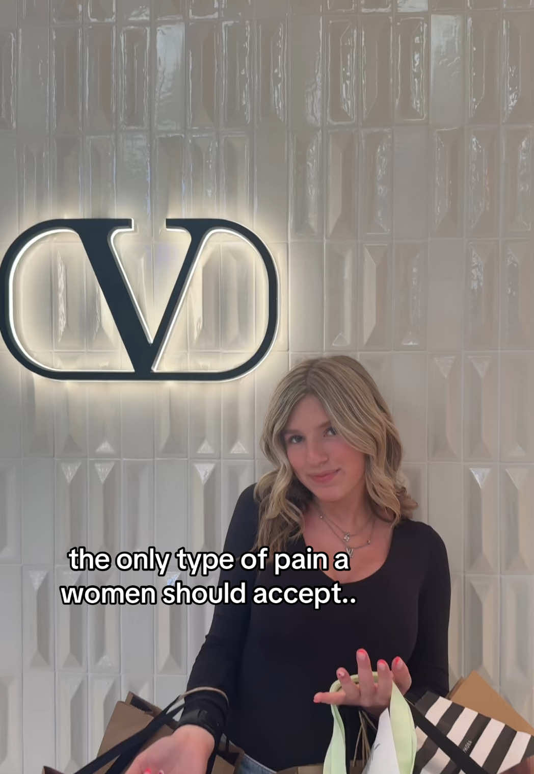getting my pump in.. @Valentino.Beauty #shopping#mallhaul#fyppppppppppppppppppppppp#fyp#real#relatable#pain#valentino#gocrazychallenge#dont#yess 