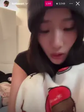 [ENG] 🌻: I confess that I actually thought that I would not continue studying. I thought that it was enough because there were times when I was very tired and had quite a few problems. I talked to my mother that I would quit studying because I was really tired. But now that I have graduated, I am very happy that I have made it through. 🥺 @tuty  #tontawan #ตูต้นตะวัน #tutontawan #chula #dentistry #thaienthu #fyp 