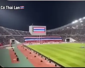 Cờ Thái Lan 🤣 Cờ Việt Nam 🫡🇻🇳 #doituyenvietnam #bongda #vietnam 