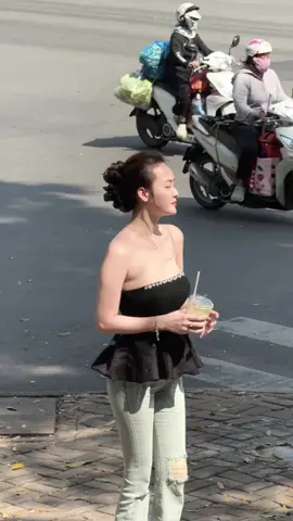 Cà phê sáng gì không mấy người đẹp 🥰