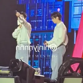 he doesn't regret, he doesn't feel sorry. he would do it over and over again. #minsung #leeknow #hanjisung 