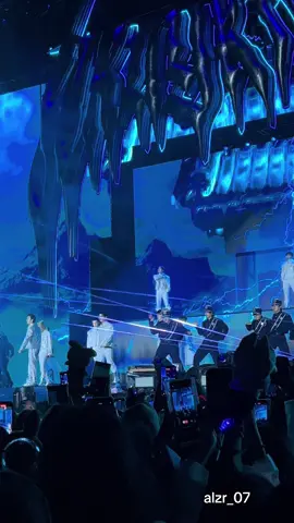 Thunderous #dominate_saopaulo #dominATE #straykids #skzstay #스트레이키즈 #fyp 