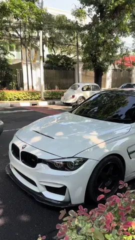 gagal fokus sama si merah🥵 #f30 #bmw 