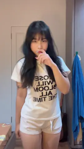 คือคิดอยู่นานมากว่าจะลงดีไหม555555 อาย