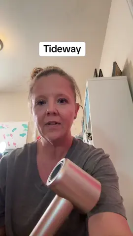 She’s GOLD!!!!!  Love the time this hairdryer saves me!!  #younglife #itsafamilything #tideway #tidewayblowdryer #tidewayhairdryer #gold @Tideway_Media @Tideway @Tideway USA @Tideway.store 