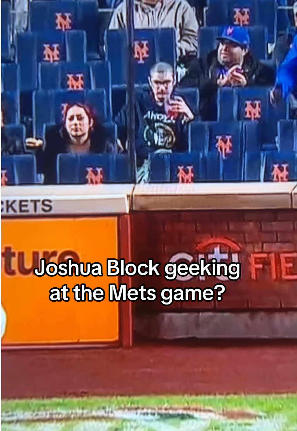 Who gave bro those seats #joshuablock #putthefriesinthebag #worldoftshirts 