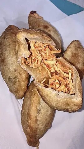 Cireng ayam suwir 😍🤤 #cireng  #gorengan  #jajananviral  #makananpedas  #fypage 