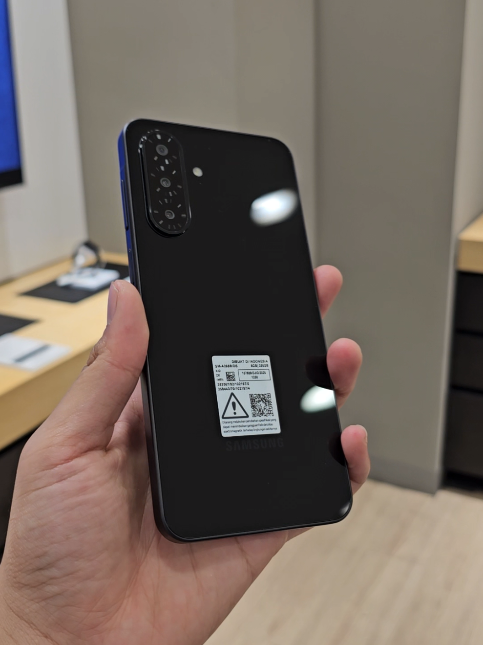 Samsung Galaxy A26 5G Black #samsunga26 #samsunga26indonesia #samsunggalaxya26 #galaxya26 #galaxya265g #samsunga265g #hosamsunga26 #unboxinga26 